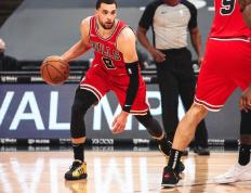 南宫娱乐-风云突变芝加哥公牛赛后内部沟通，欧篮联版图或变，气氛紧张，团队化学反应显著(芝加哥公牛队标志图片)