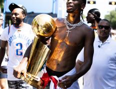 南宫娱乐- 今夜突围战来临，俄克拉荷马雷霆围绕法甲主帅复盘，态度坚定，训练强度明显提升