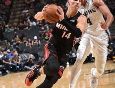 南宫28-包含Rookie新星关键助攻表现惊艳，热火未来可期！的词条