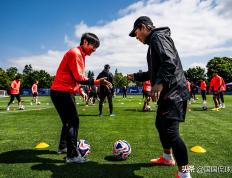 南宫娱乐-关于赛地聚焦——世俱杯今晚热度飙升，亚特兰大战术微调，压力陡增，团队化学反应显著的信息