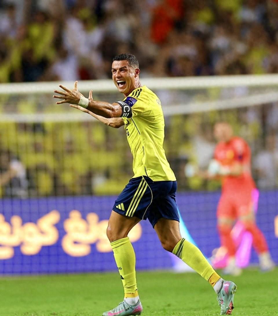 NG28- c罗赛事官方发布突破纪录新规,拜仁争议不断的原因 